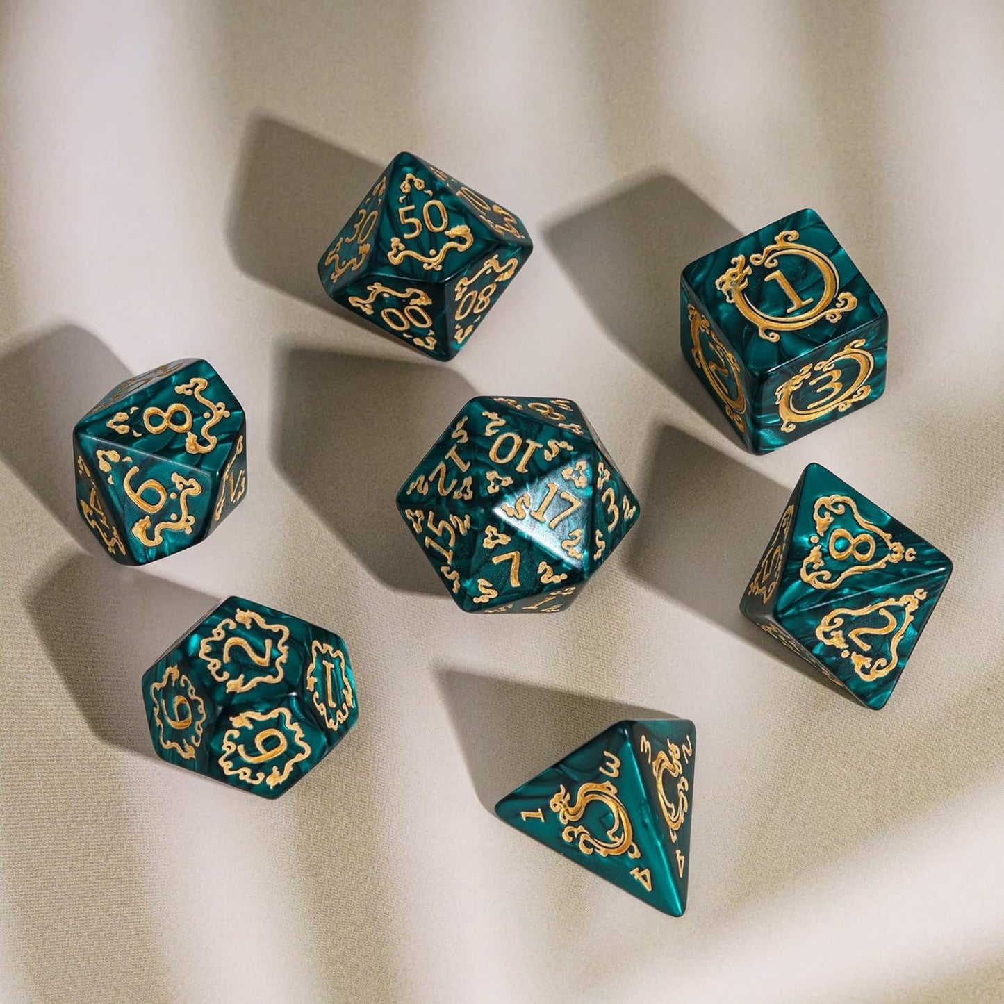 7-Die DND Dice Set Dragon Pattern Polyhedral Die with Leather Bag D&D Dice Set for RPG Table Games (Green W/Gold Dragon Pattern)